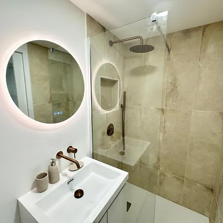 15 Rue Allard 2g * Saint Tropez